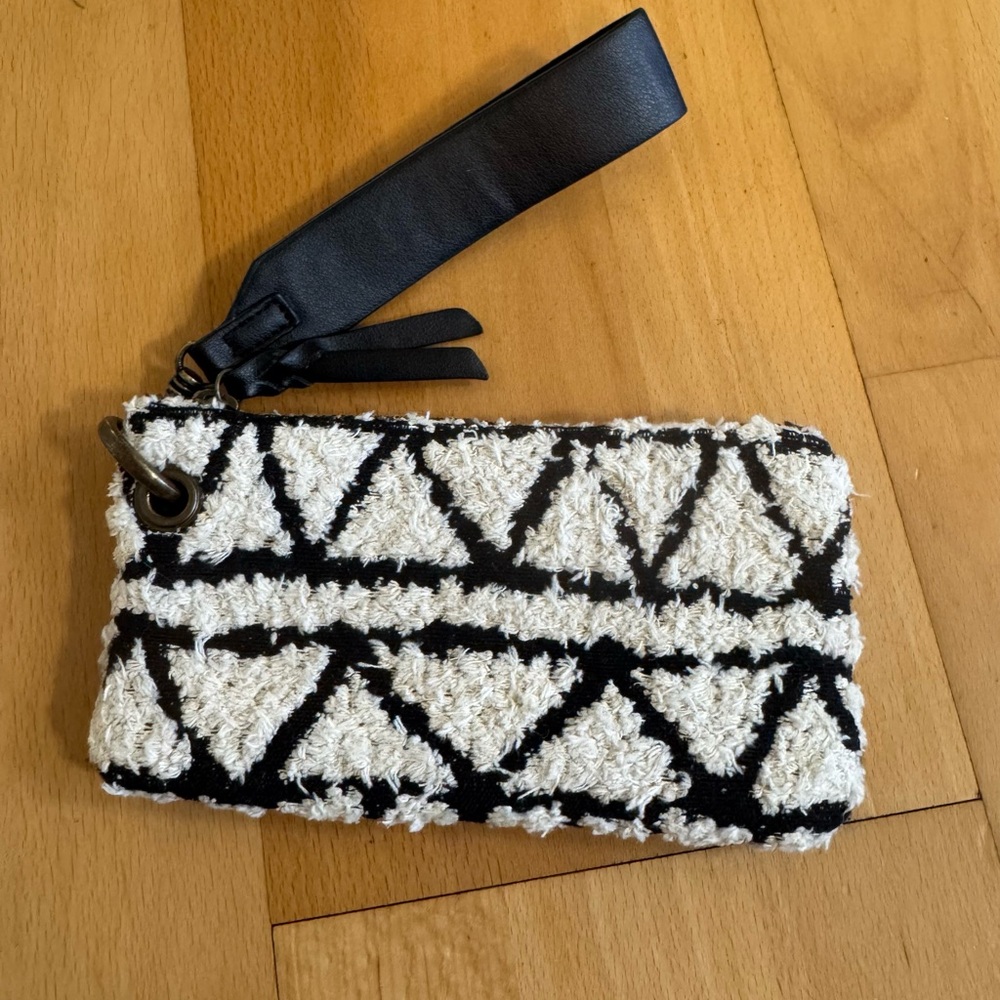 Universal Thread Black and White Zippered Pouch